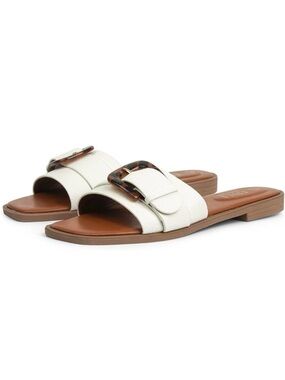 NWT • Women’s Sandals in White/Cognac with Tortoise Shell Buckle • Size 7